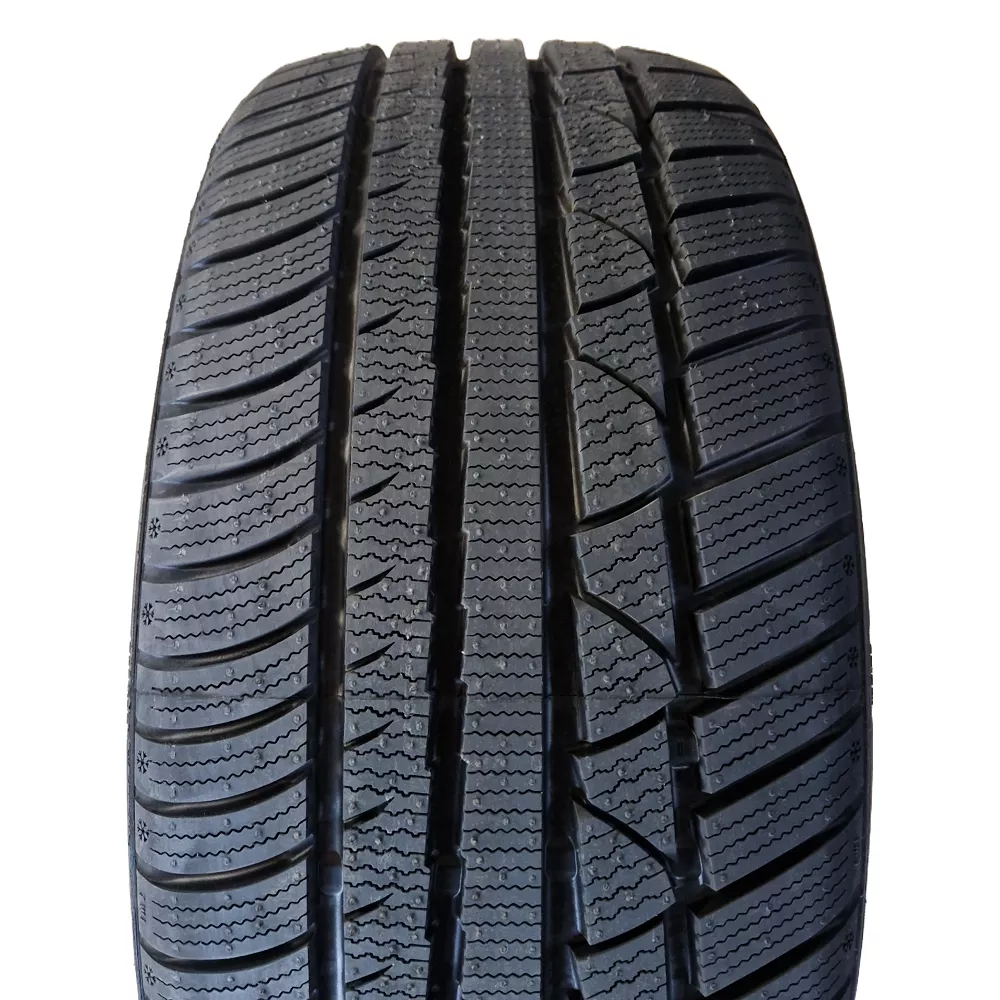 235/45R18 LEAO WINTER DEFENDER UHP 98V XL