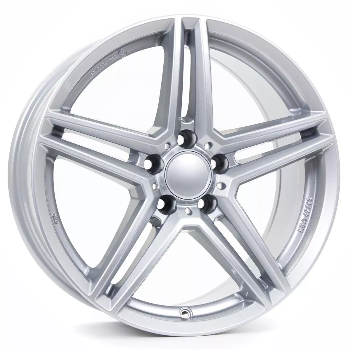 Alutec M10 polar-silver 7,5x17 5x112 ET45 CB66,6 R14 790 kg M10-75745M81-0